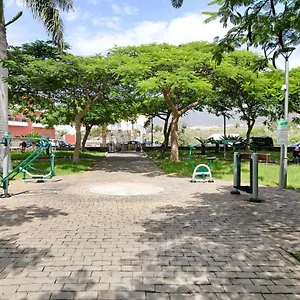 https://las-gavias-i.adeje-hotels.com